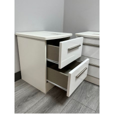 CLEARANCE Pair Of Knightsbridge Bedsides